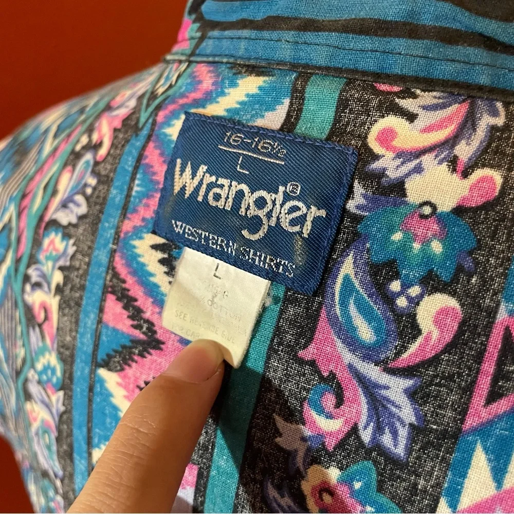 Wrangler Men’s‎ Vintage Southwestern Long Sleeve Button Down Cowboy Shirt